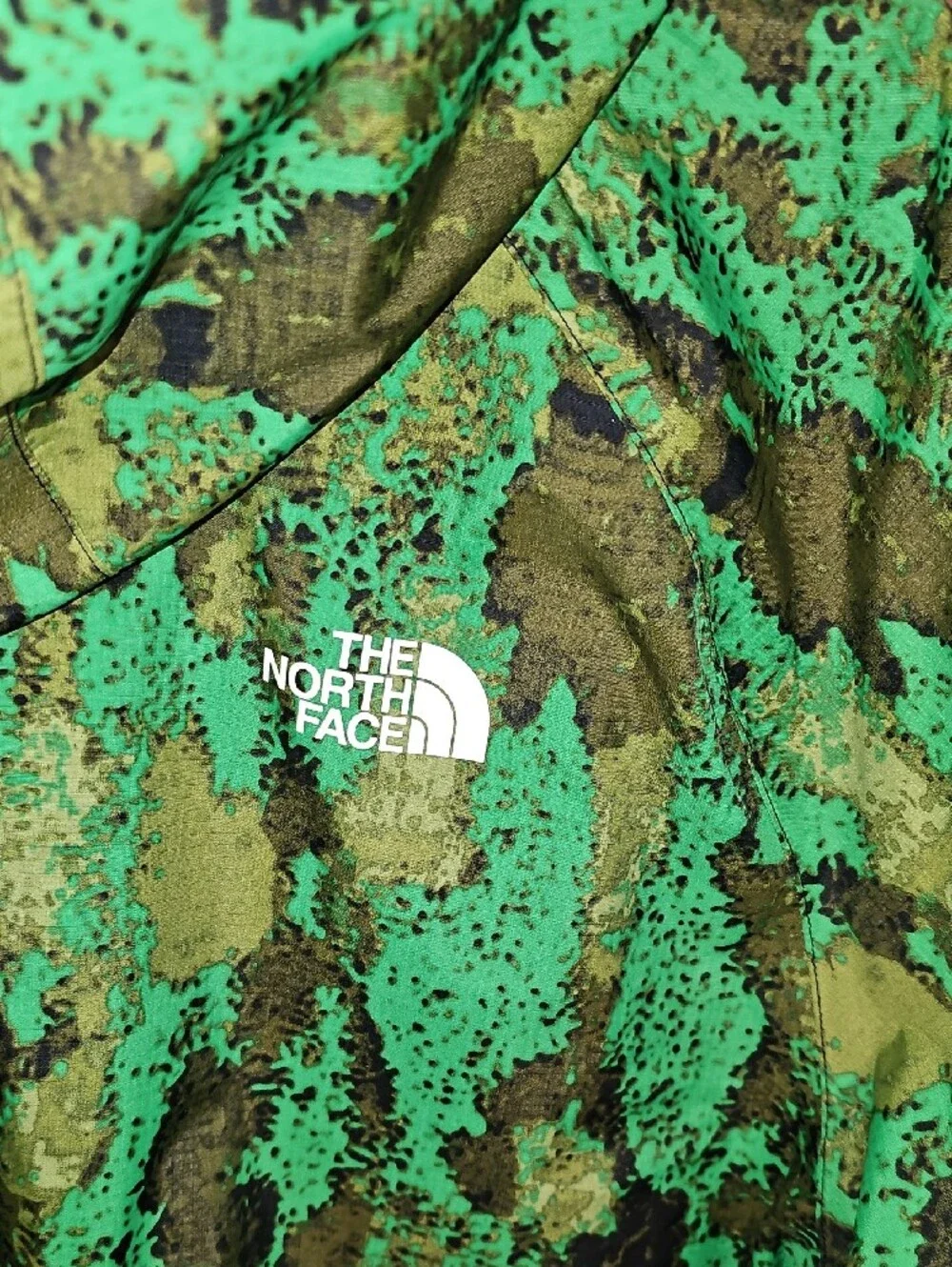 The North Face ANTORA LIMITED Green and Black Camo Hooded Jacket. SIZE XXL